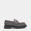 Mocasines gruesos de piel