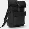Mochila de tela recubierta de goma