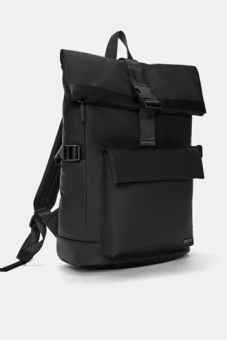 Mochila de tela recubierta de goma
