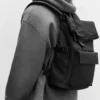 Mochila de tela recubierta de goma