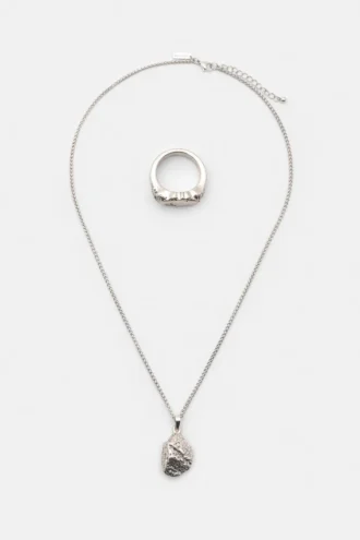 Pack de collares y anillo con piedras