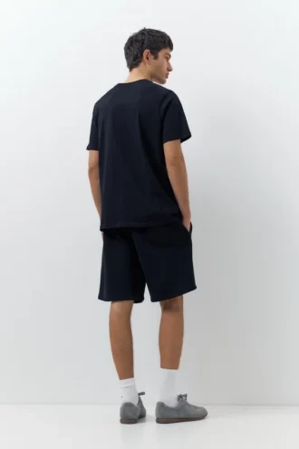 Pack de pantalones cortos tipo jogger y camisetas Pack de pantalones cortos tipo jogger y camisetas