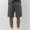 Pack de pantalones cortos tipo jogger y camisetas Pack de pantalones cortos tipo jogger y camisetas