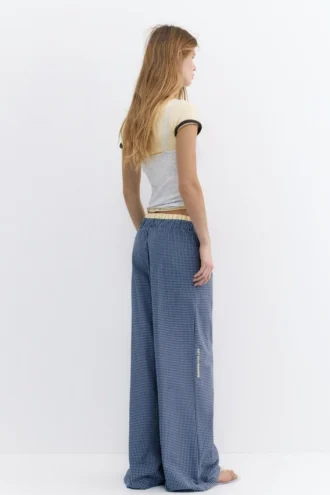 Pantalones a cuadros estilo pijama con pinzas