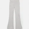 Pantalones acampanados de tacto suave