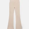 Pantalones acampanados de tacto suave