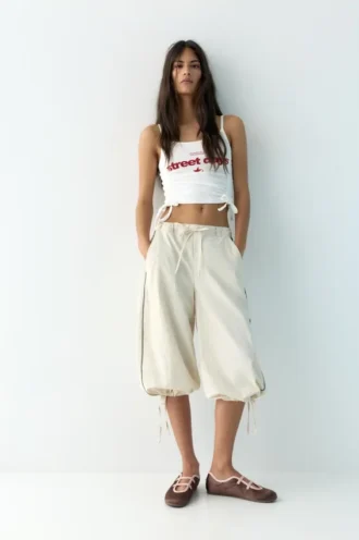 Pantalones capri técnicos de entrepierna baja