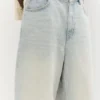 Pantalones cortos de vaquero estilo skater Pantalones cortos de vaquero estilo skater