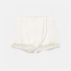 Pantalones Cortos tipo camisola con ribete de encaje Pantalones Cortos tipo camisola con ribete de encaje