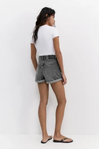 Pantalones Cortos vaqueros de corte «mom» con vuelta