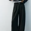Pantalones de corte recto con pinzas Pantalones de corte recto con pinzas