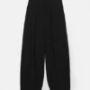 Pantalones de corte recto con pinzas Pantalones de corte recto con pinzas