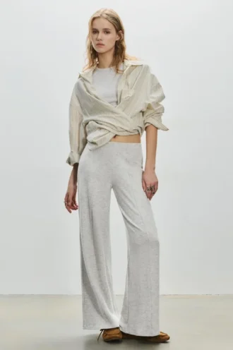 Pantalones de pierna ancha y tacto suave