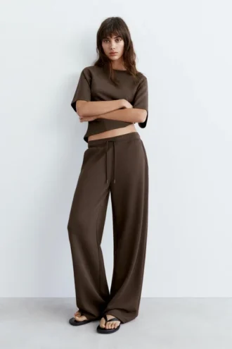 Pantalones de pierna ancha y tacto suave