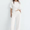 Pantalones de pierna ancha y tacto suave Pantalones de pierna ancha y tacto suave