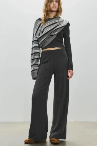 Pantalones de pierna ancha y tacto suave