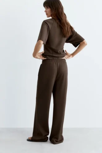 Pantalones de pierna ancha y tacto suave