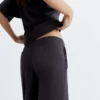 Pantalones de pierna ancha y tacto suave Pantalones de pierna ancha y tacto suave