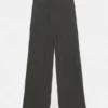 Pantalones de pierna ancha y tacto suave Pantalones de pierna ancha y tacto suave