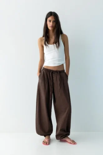 Pantalones de tiro bajo con cintura elástica