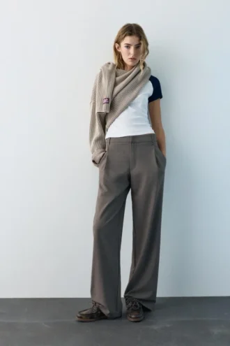 Pantalones elegantes con pinzas