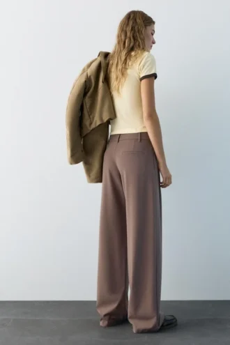 Pantalones elegantes con pinzas