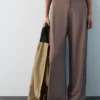 Pantalones elegantes con pinzas Pantalones elegantes con pinzas