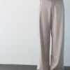 Pantalones elegantes con pinzas Pantalones elegantes con pinzas