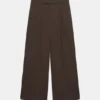 Pantalones elegantes con pinzas