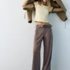 Pantalones elegantes con pinzas Pantalones elegantes con pinzas