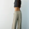 Pantalones entallados con pinzas