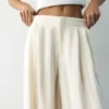 Pantalones entallados con pinzas