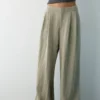 Pantalones entallados con pinzas