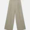 Pantalones entallados con pinzas