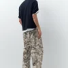 Pantalones estampados con bolsillos