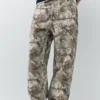 Pantalones estampados con bolsillos