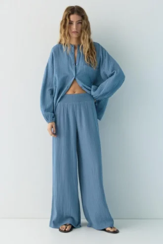 Pantalones fluidos con efecto gasa
