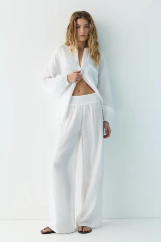 Pantalones fluidos con efecto gasa
