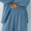 Pantalones fluidos con efecto gasa Pantalones fluidos con efecto gasa