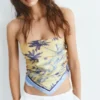 Pañuelo de satén con estampado playero Pañuelo de satén con estampado playero