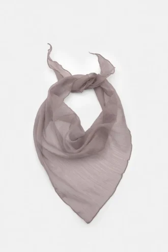 Pañuelo estilo bandana con efecto gasa Pañuelo estilo bandana con efecto gasa