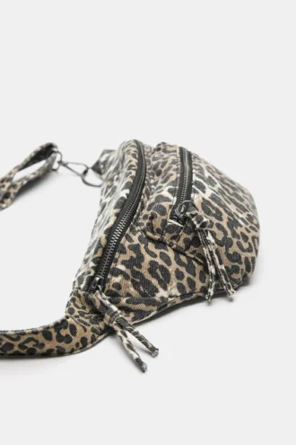 Riñonera con estampado de leopardo