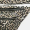 Riñonera con estampado de leopardo Riñonera con estampado de leopardo