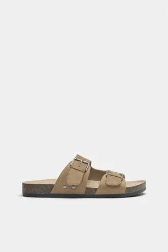 Sandalias con hebilla