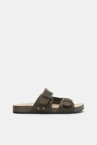 Sandalias con hebilla