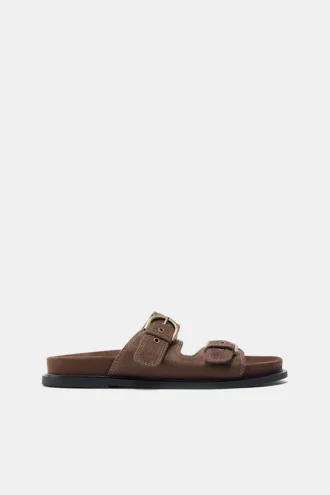 Sandalias con hebilla