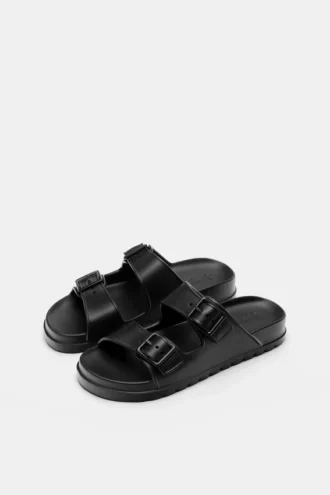 Sandalias con hebilla