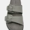 Sandalias con hebilla