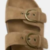 Sandalias con hebilla