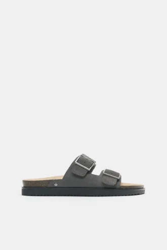 Sandalias de cuero con hebilla